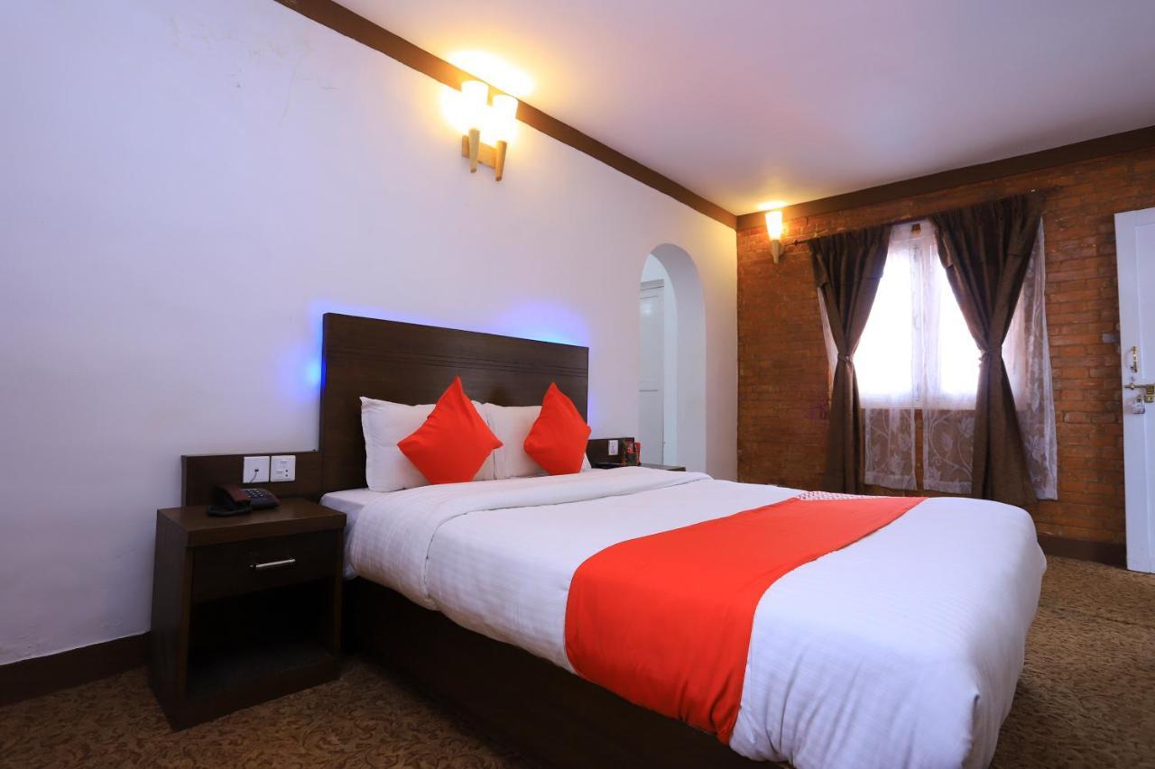 Oyo 591 Hotel Blue Moon Dharampur Exterior photo